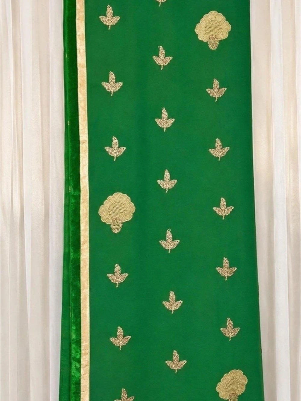 Emerald Green & Gold Indian Pakistani Dupatta Shawl – Floral Embellished
